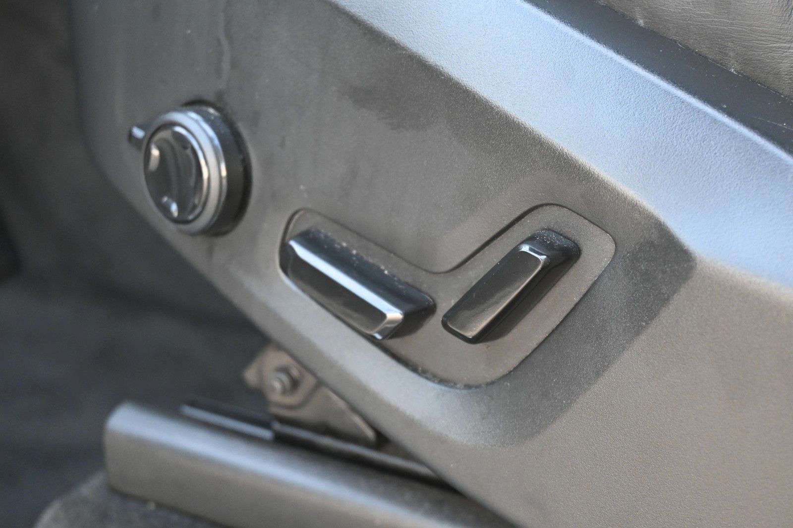 Fahrzeugabbildung Volvo XC90 Ultimate Dark AWD*HUD*360°*LUFT*STDHZG*AHK*