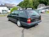 Mercedes-Benz 220 TE W124 OLDTIMER*TÜV NEU*SCHIEBEDACH*AHK - Mercedes-Benz E 220 mit Benzin-Antrieb: Kombi