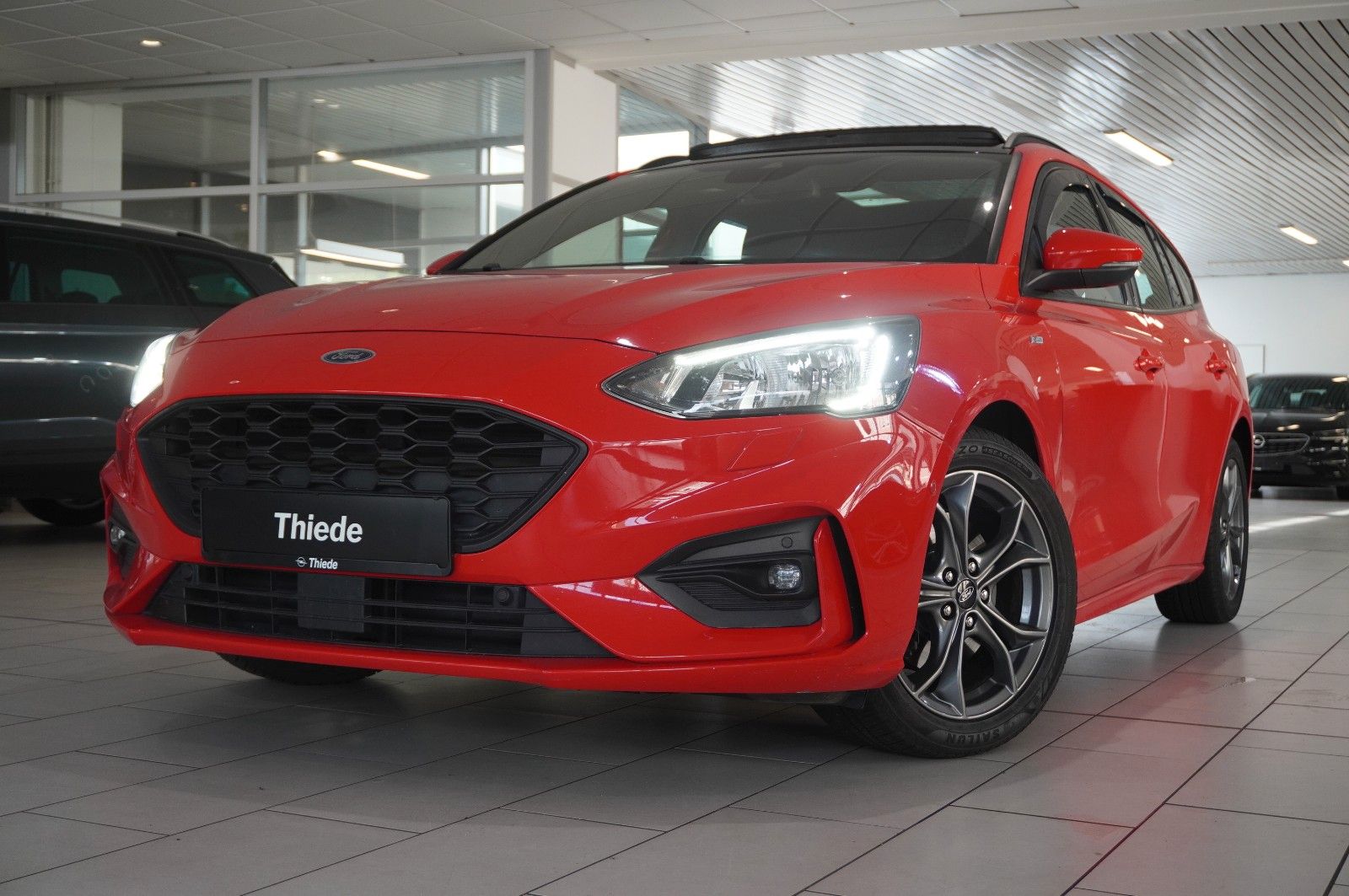 Fahrzeugabbildung Ford Focus 1,0 ST LINE SPORT NAVI/LED/KAMERA/PANO./SH