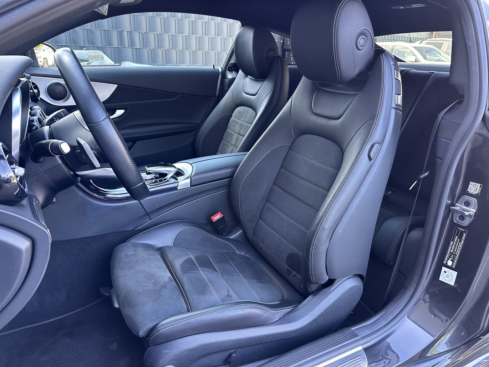 Fahrzeugabbildung Mercedes-Benz C 220d Coupé 4M AMG-Line NAV+LED+CARPLAY+19ZO+PP