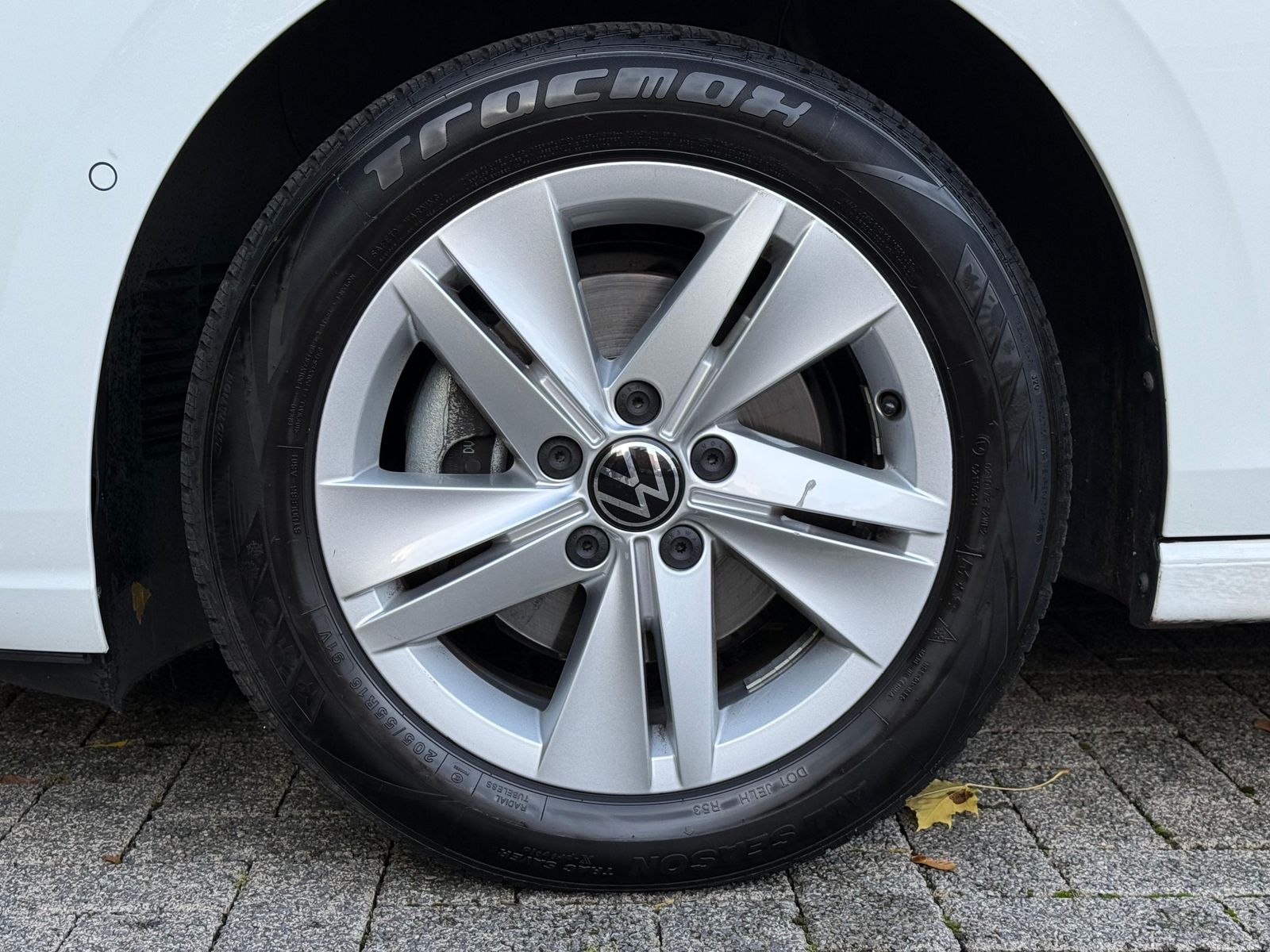 Fahrzeugabbildung Volkswagen Golf Variant 1.5 TSI Life LED+NAV+SHZ+PARK+VIRTU