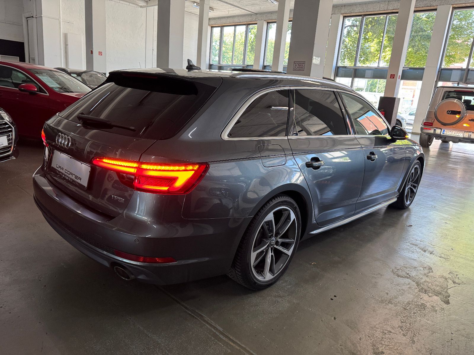 Fahrzeugabbildung Audi A4 2.0 TFSI S-TRONIC 3X-SLINE VIRTUAL LED VOLL