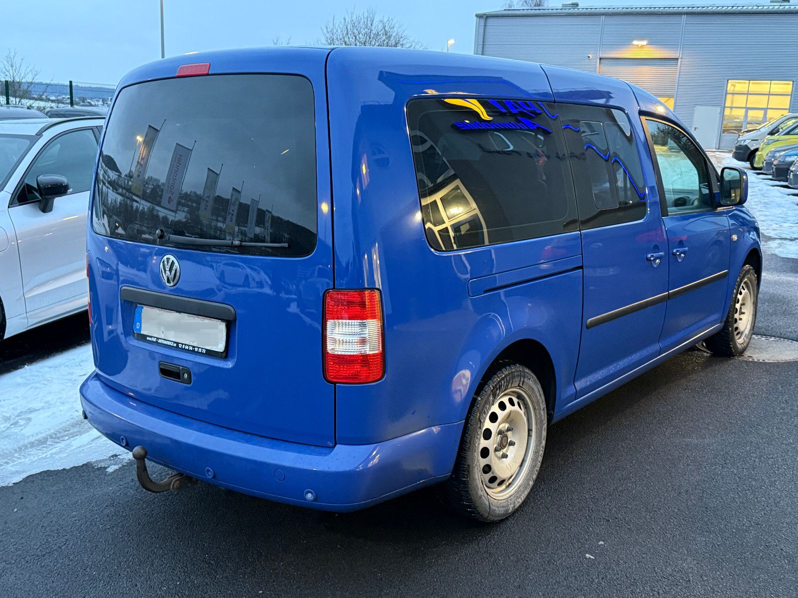 Fahrzeugabbildung Volkswagen Caddy Maxi Life 1.9 TDi DSG 7-Sitzer AHK PDC
