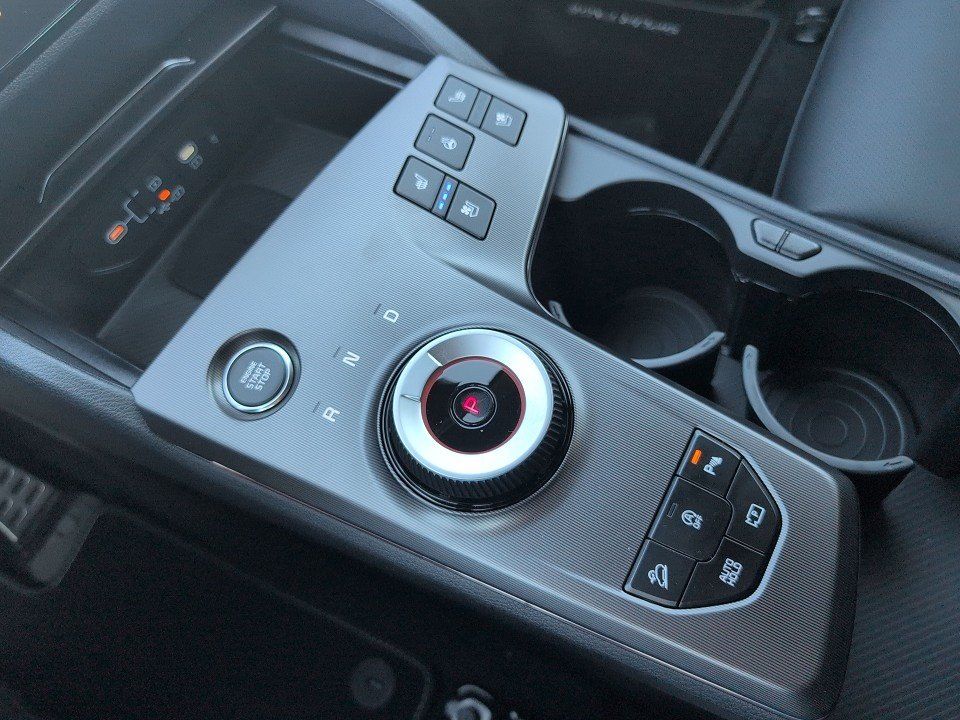 Fahrzeugabbildung Kia SPORTAGE 1.6T AWD 7DCT GT-Line PANO DWP KARDON++