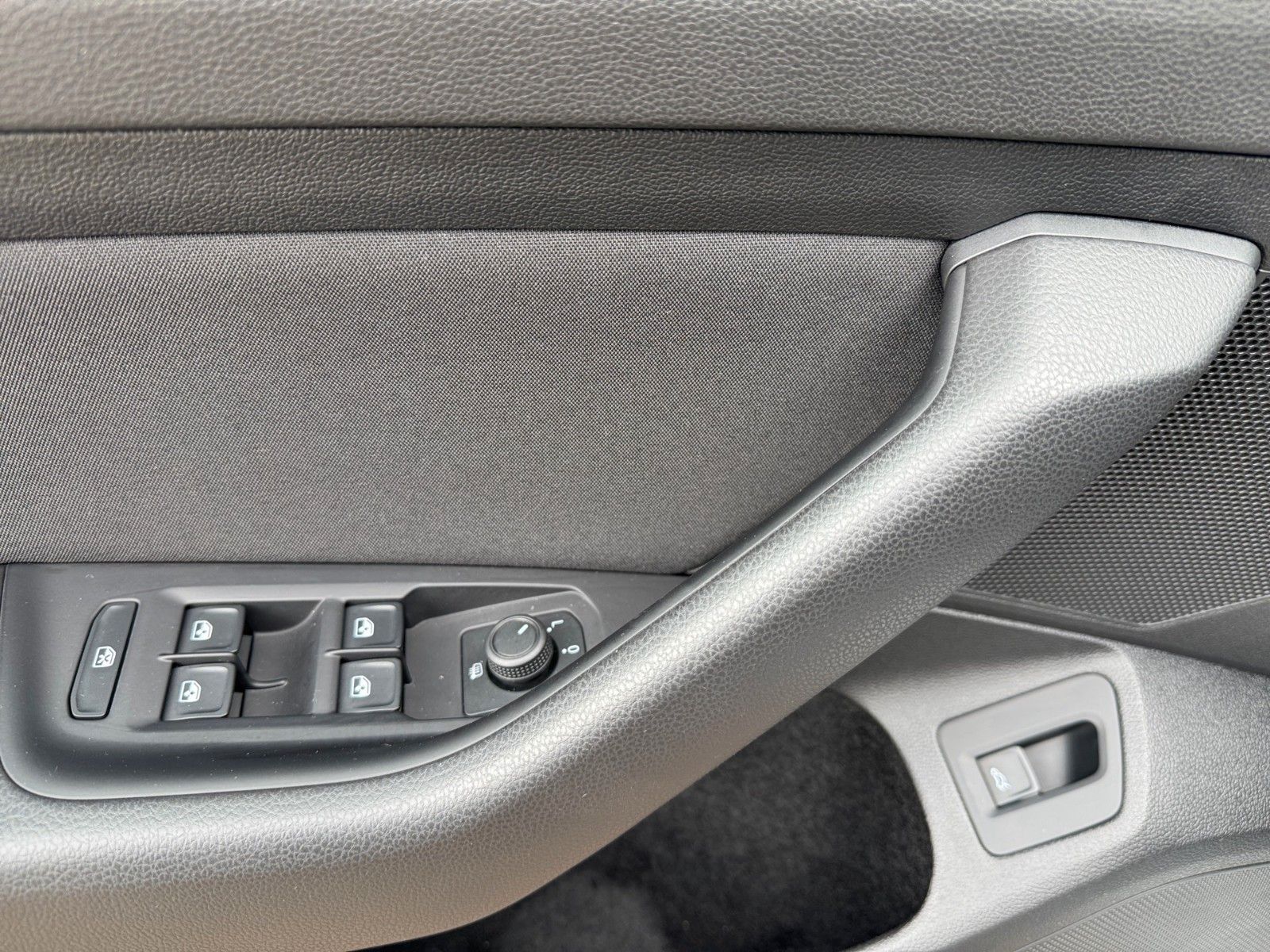 Fahrzeugabbildung Volkswagen Passat Variant 1.5 TSI