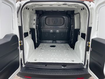 Fahrzeugabbildung Fiat Doblo SX Kasten 1.6 Klima/Apple Car Play