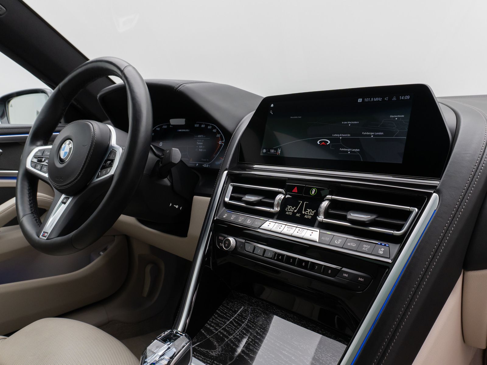Fahrzeugabbildung BMW M850i xD GC Panorama 360° Laser HUD H/K SoftCl