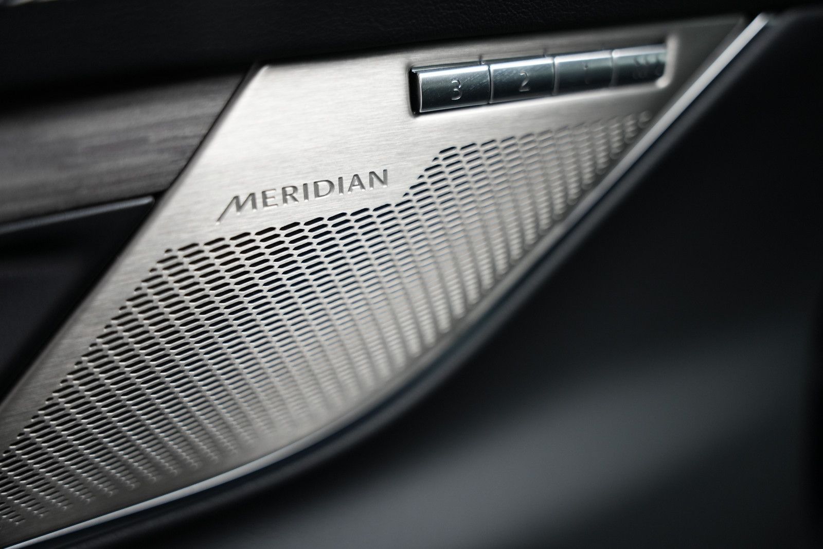 Fahrzeugabbildung Jaguar XF Sportbrake R-Dynamic SE AWD/PANO/KAM/MERIDIAN