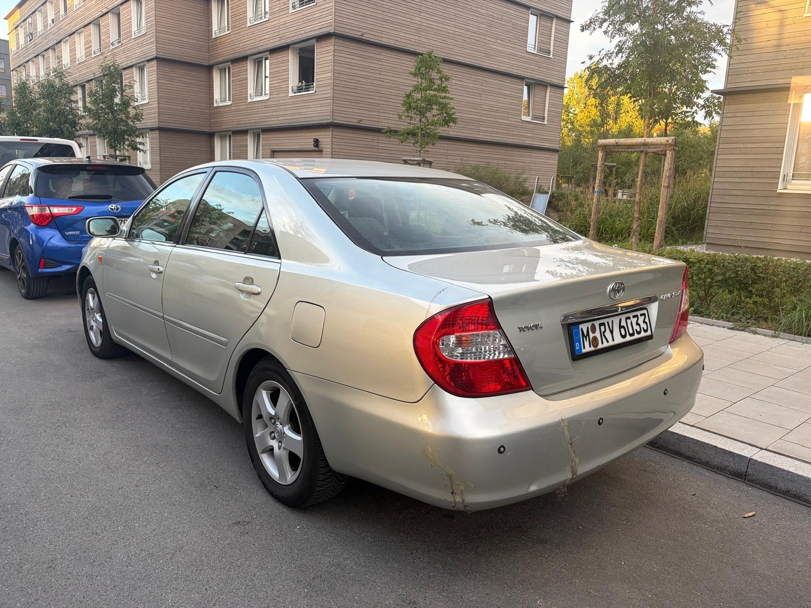 Toyota Camry 2.4 Auto -