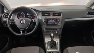 Bild 5 VW Golf VII Lim. Trendline BMT PDC SHZ GJR RADIOCD