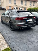 Audi SQ8 4.0 TFSI  23",B & O,Panorama,Carbon, AHK - gebrauchte Audi SQ8 aus dem Jahr 2023