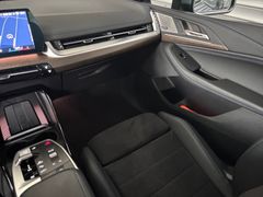 Fahrzeugabbildung BMW 218i Active Tourer--Pano/DrivingProf/eSitze/19LM