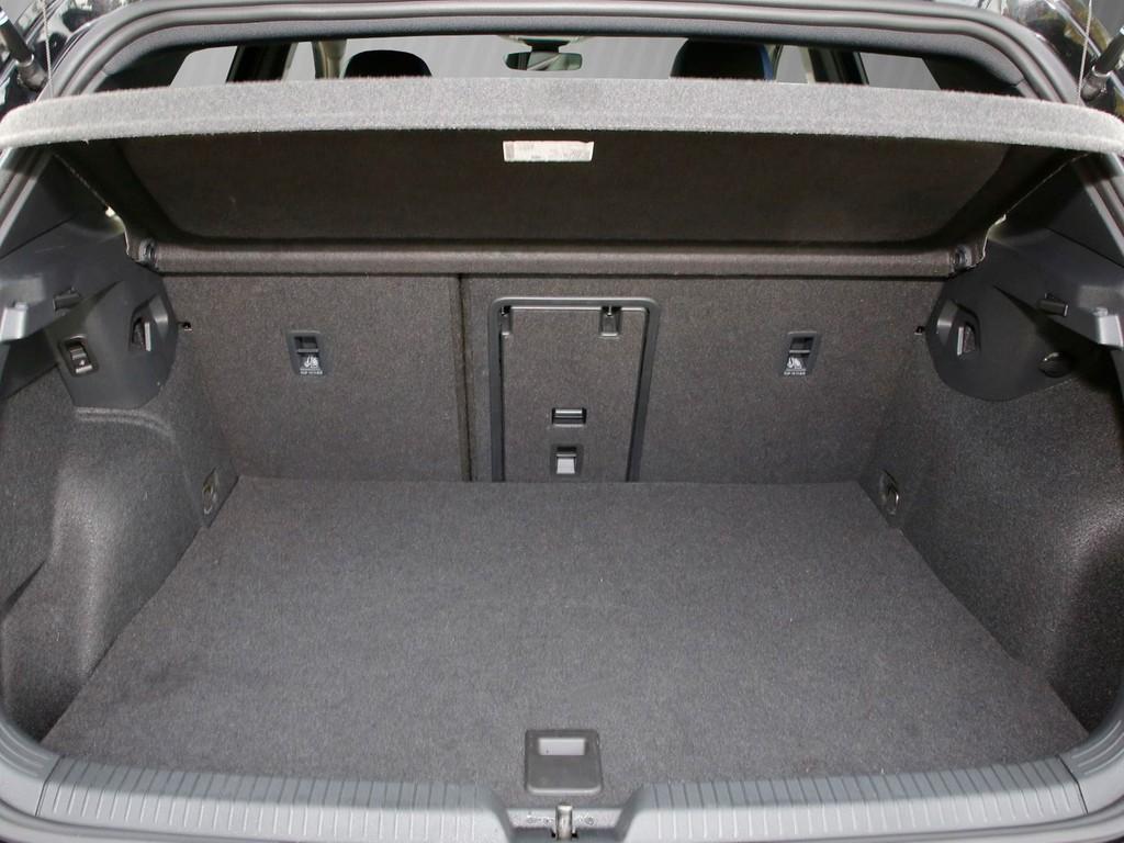 Volkswagen Golf VIII GTE 1.5 TSI eHybrid 200 kW 17" HUD AHK, миниатюра 6