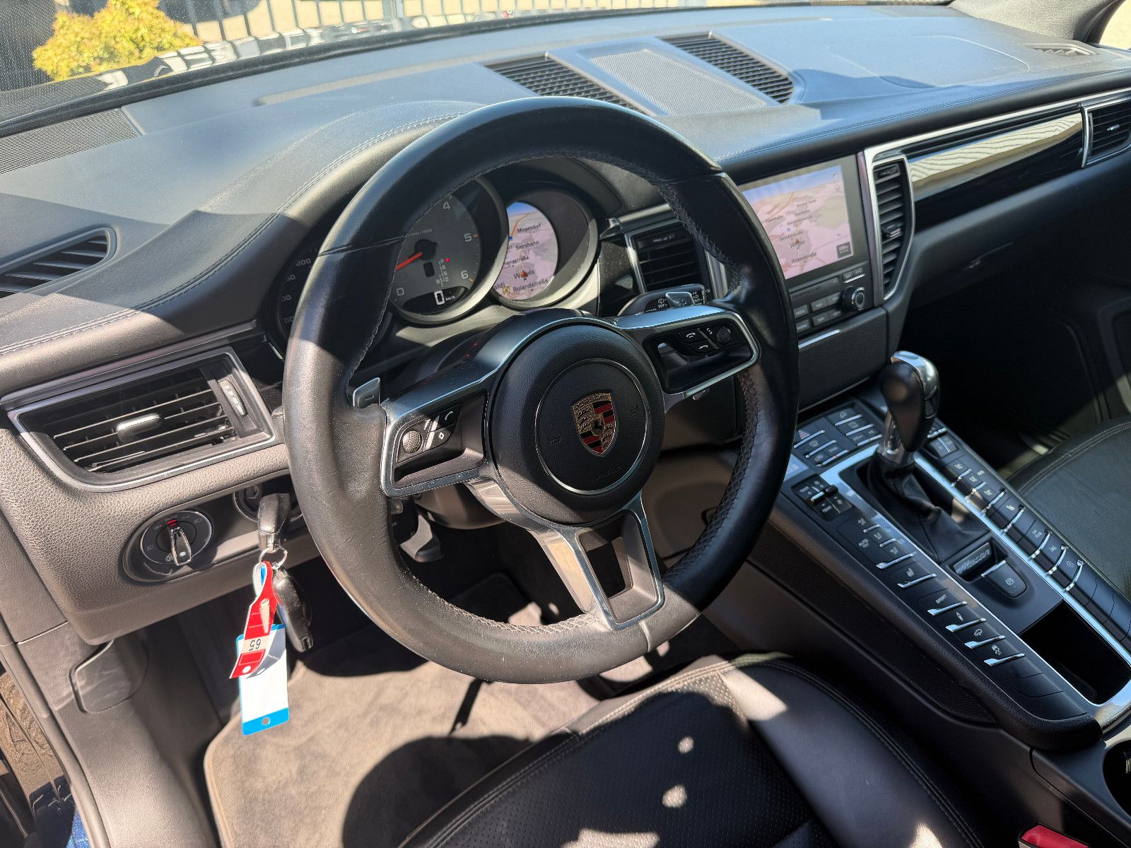 Fahrzeugabbildung Porsche Macan S Diesel/PANO/APPLE/NAVI/PDC/TEMPOMAT/SHZ