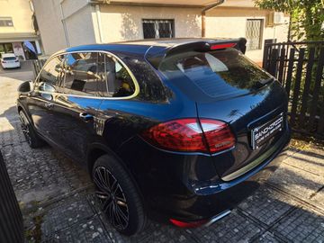 Porsche Cayenne - 6