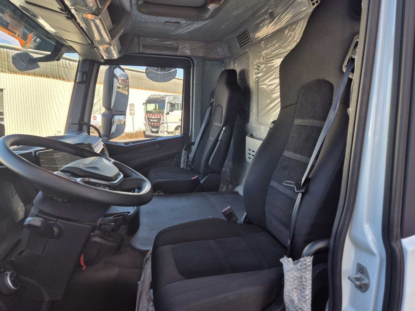 Fahrzeugabbildung Iveco S-Way AD190S40/P Junge AHK LBW 2.000kg