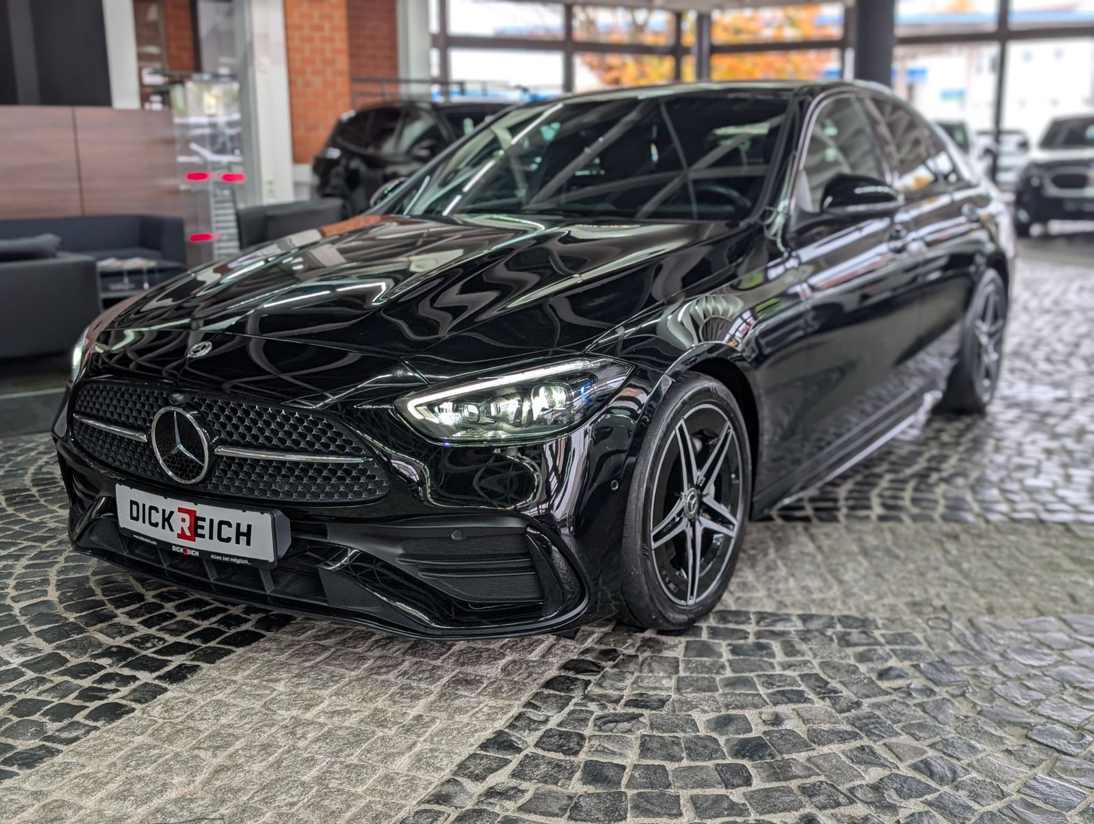 Fahrzeugabbildung Mercedes-Benz C 220 d AMG Night DIG. LIGHT MEMO IHC+ LEDER KAM