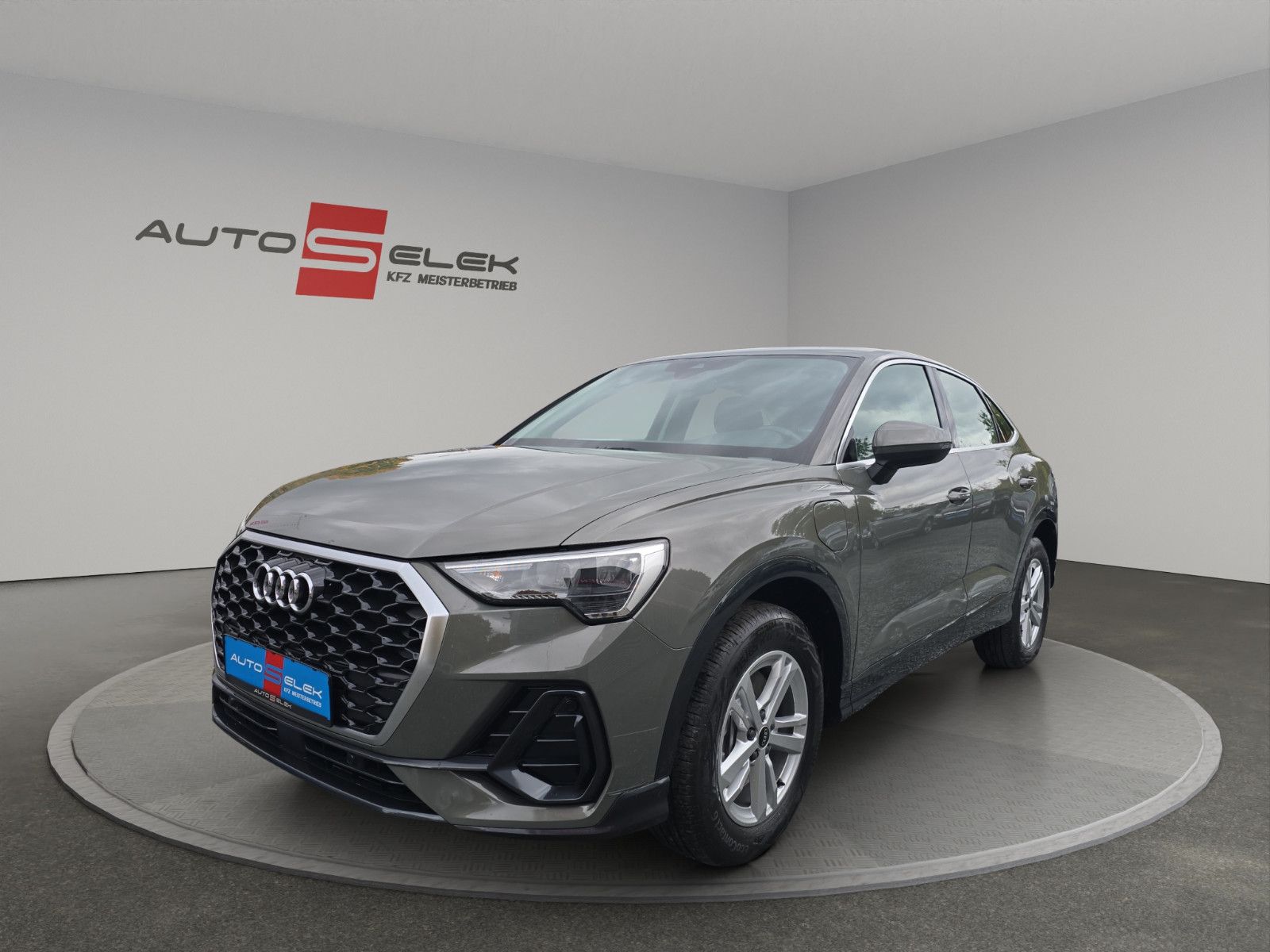 Fahrzeugabbildung Audi Q3 Sportback 45 TFSI e basis(EURO6d)