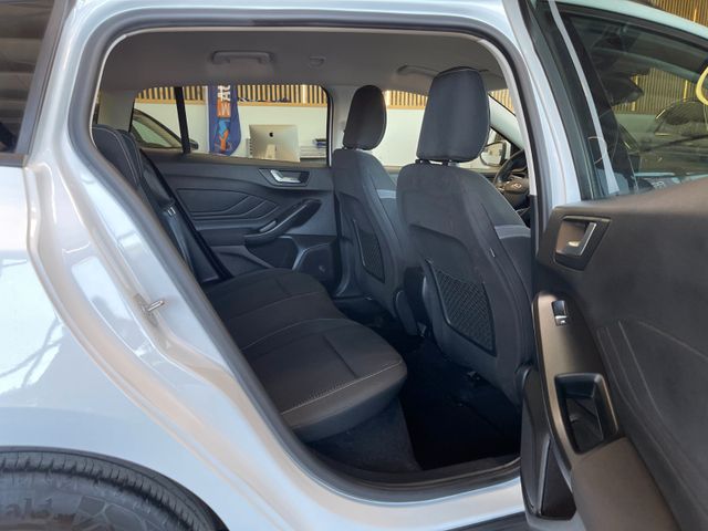 Ford Focus Turnier Cool & Connect 1.5 TDCi*NAVI*LED*