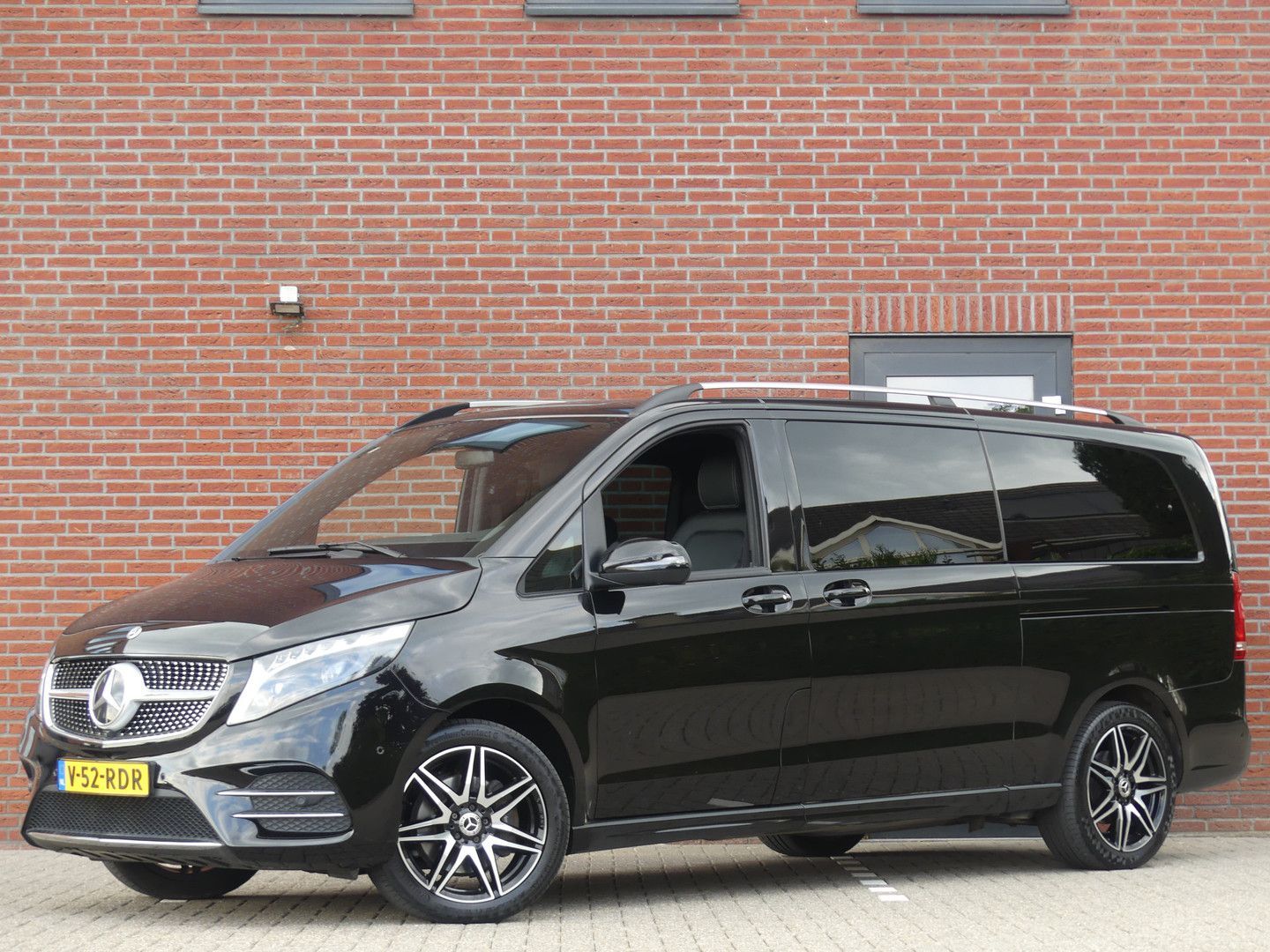 Mercedes-Benz V 300 V-klasse 300d Extra lang AMG 4-Matic Dubbe