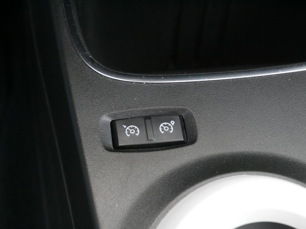 Fahrzeugabbildung Renault Twingo E-Tech KLIMA PDC SHZ RÜCKFAHRKAMERA NAVI