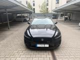 Jaguar XE R-Dynamic SE P250 | Sportpaket | Black - schwarze Jaguar XE