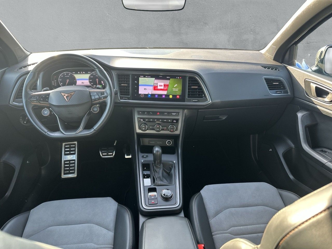 Fahrzeugabbildung CUPRA Ateca Tribe Edition 2.0 TSI 300 PS DSG 4Drive - mit KI generiert/bearbeitet