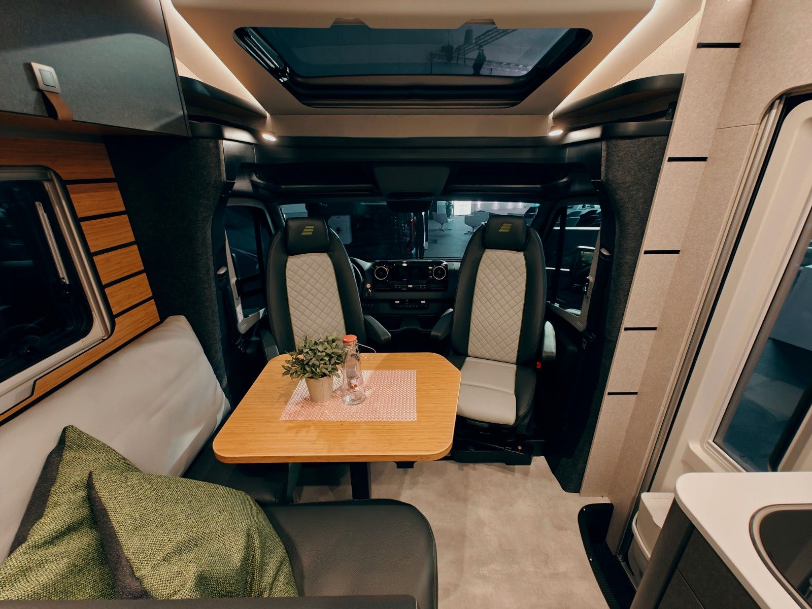 Fahrzeugabbildung HYMER / ERIBA / HYMERCAR ML-T 570 - Crossover