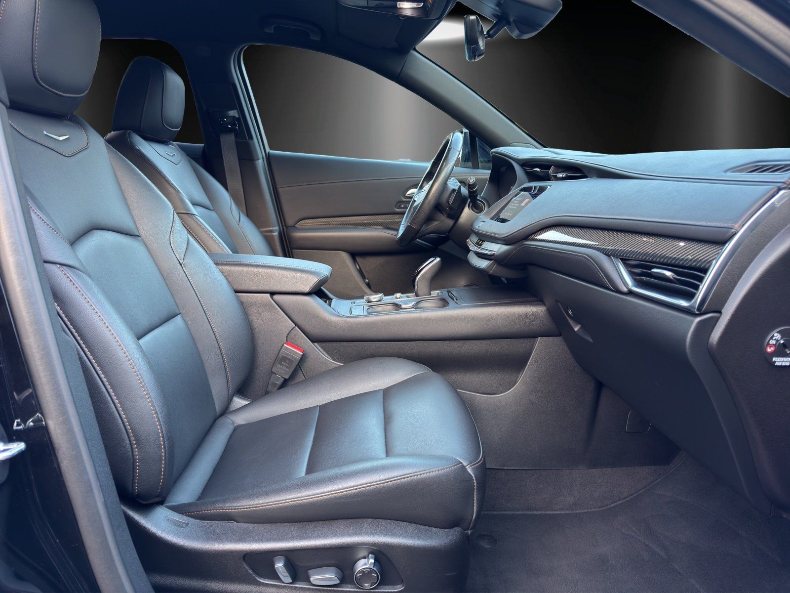 Fahrzeugabbildung Cadillac XT4 Sport 350D AWD SHZ/HUD/NAVI/LED/DT. FZG/SCHE