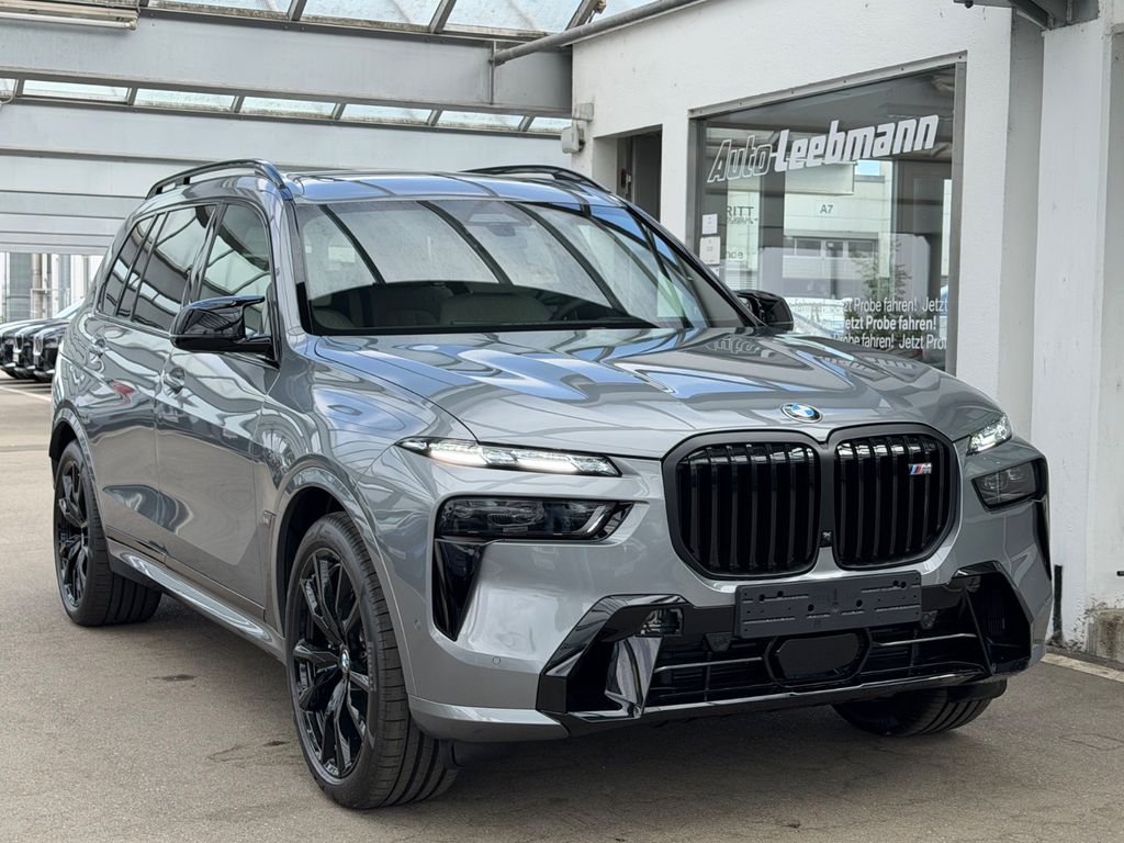 BMW X7 M60 — hlavná fotografia