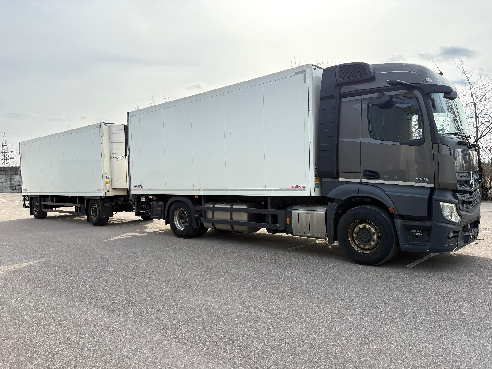 Mercedes-Benz 1845 TIEFKÜHL*PORTALTOR*HEBEBÜHNE