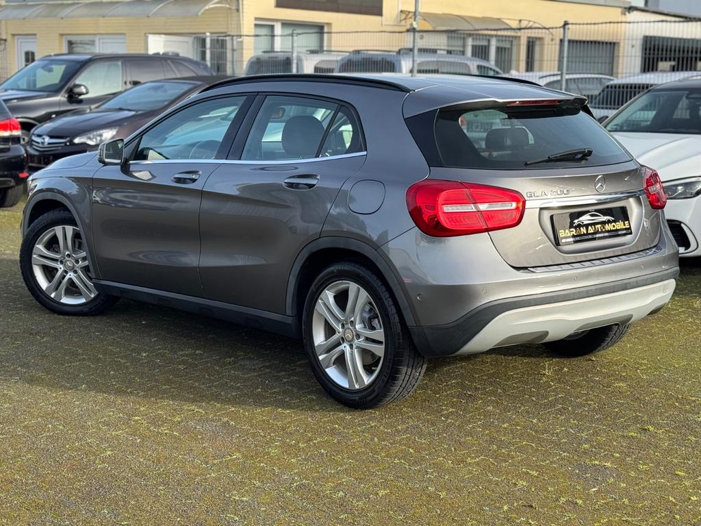Mercedes-Benz GLA 200