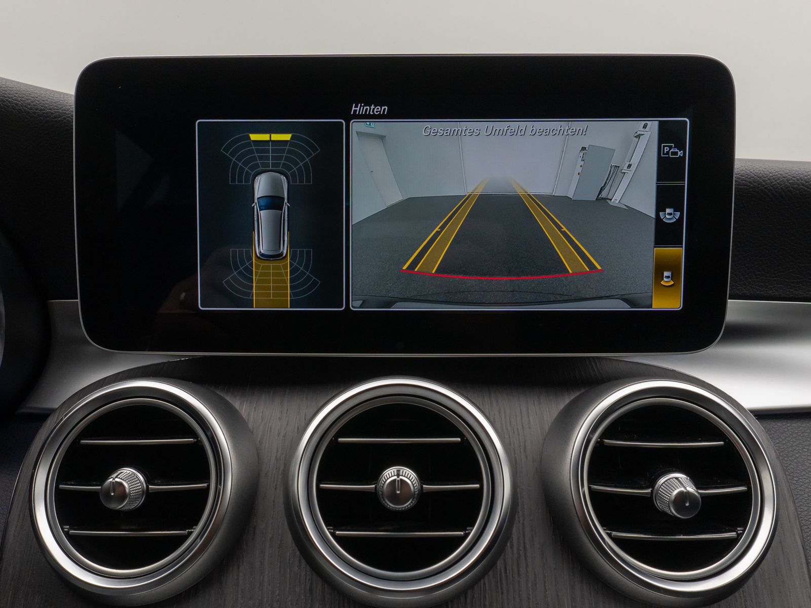 Fahrzeugabbildung Mercedes-Benz C 300d AMG Line 4Matic Kamera Burmester DAB