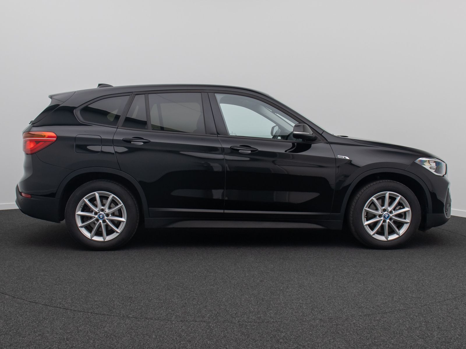 Fahrzeugabbildung BMW X1 xD25e Kamera HUD DAB Navi+ Stop&Go Komfort