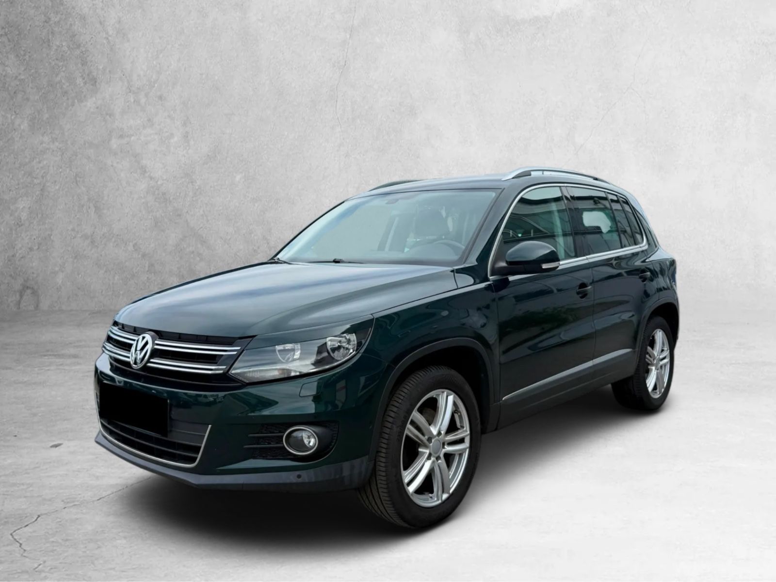 Volkswagen Tiguan - 1