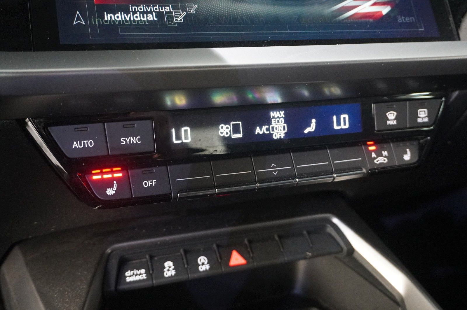 Fahrzeugabbildung Audi A3 Sportback 35 TFSI NAVI/LED/SPORT/SHZ/VIRT/DAB