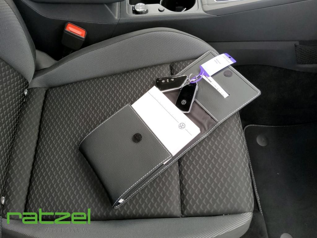 Fahrzeugabbildung Volkswagen Golf ACTIVE 1.5 TSI Navi Digitales Cockpit LED S