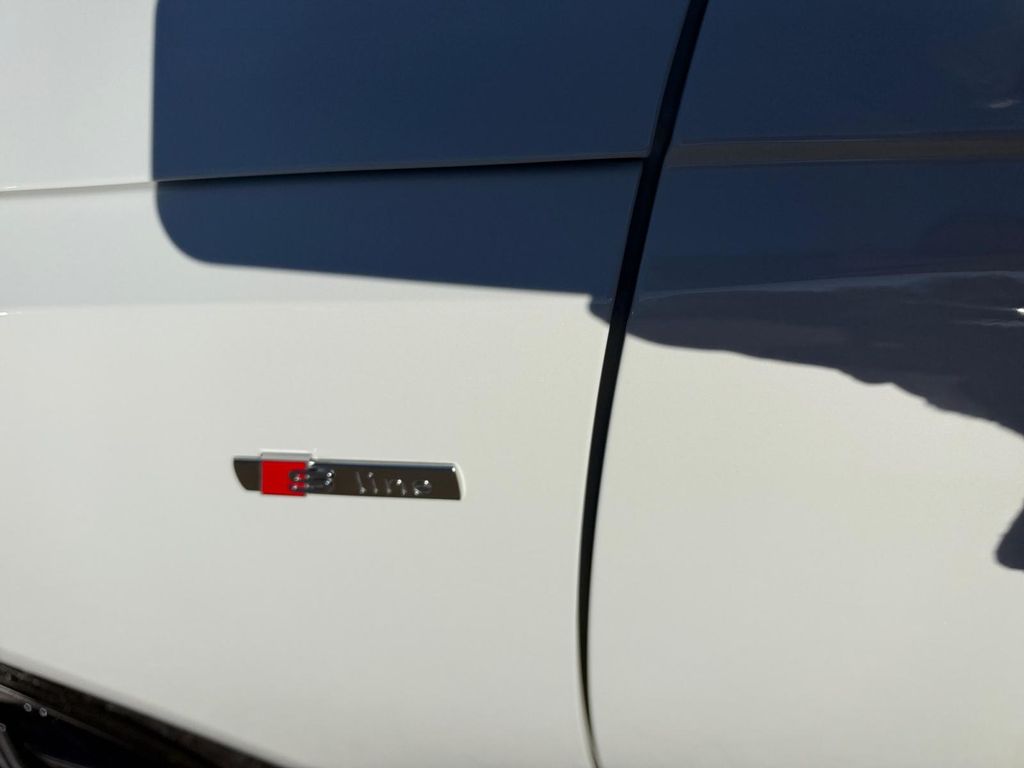 AUDI A4 2024
