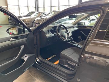 Volkswagen Passat Variant *LED*AHK*ACC*3ZONEN*1HAND*