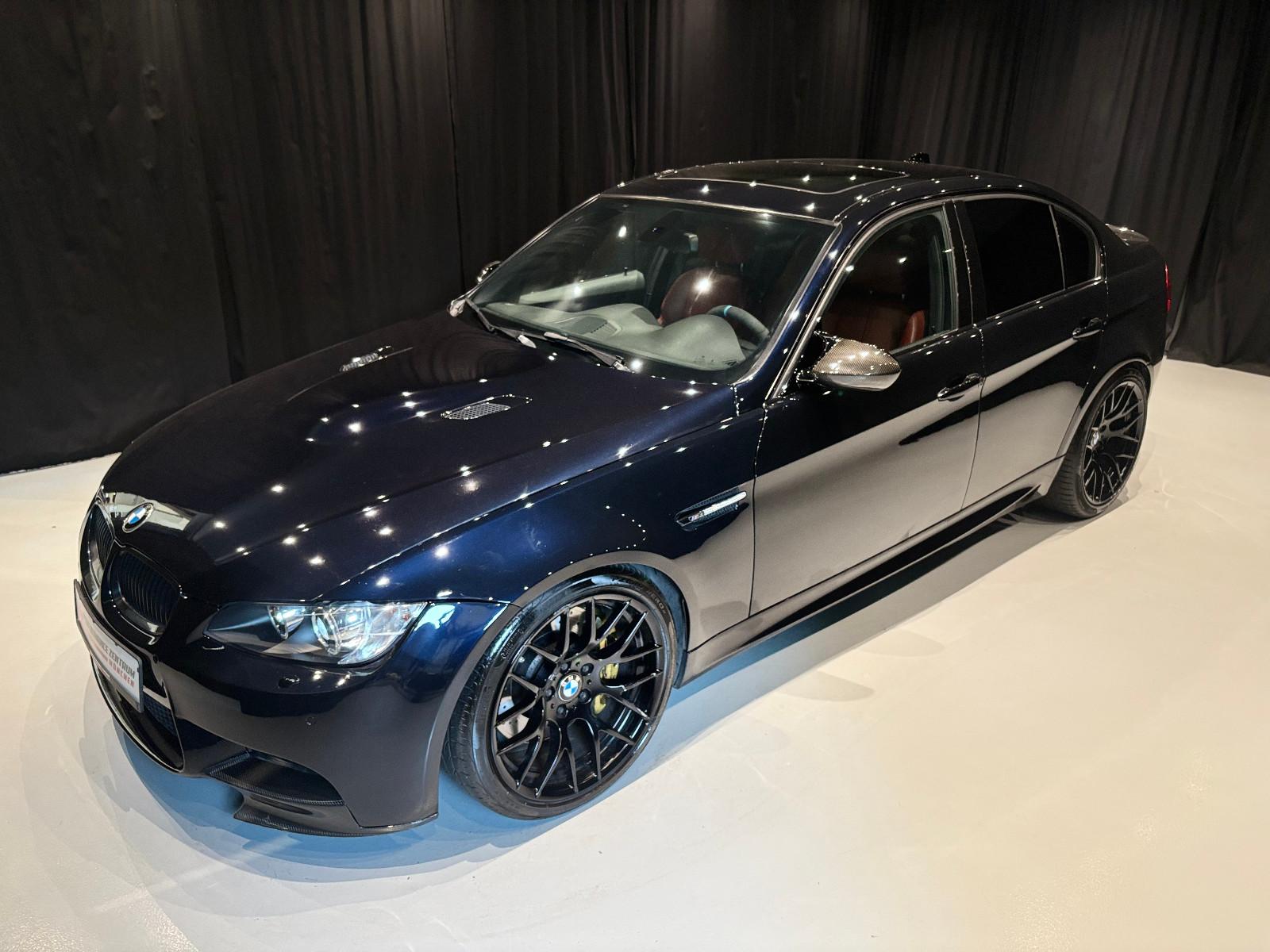 BMW M3 COMPETITION E90 4.0 V8 420ch DKG - ÉCHAPPEMENT M PERFORMANCE - CUIR NOVILLO ROUGE - AUDIO BMW INDIVIDUAL - SUSPENSION EDC - TOIT OUVRANT