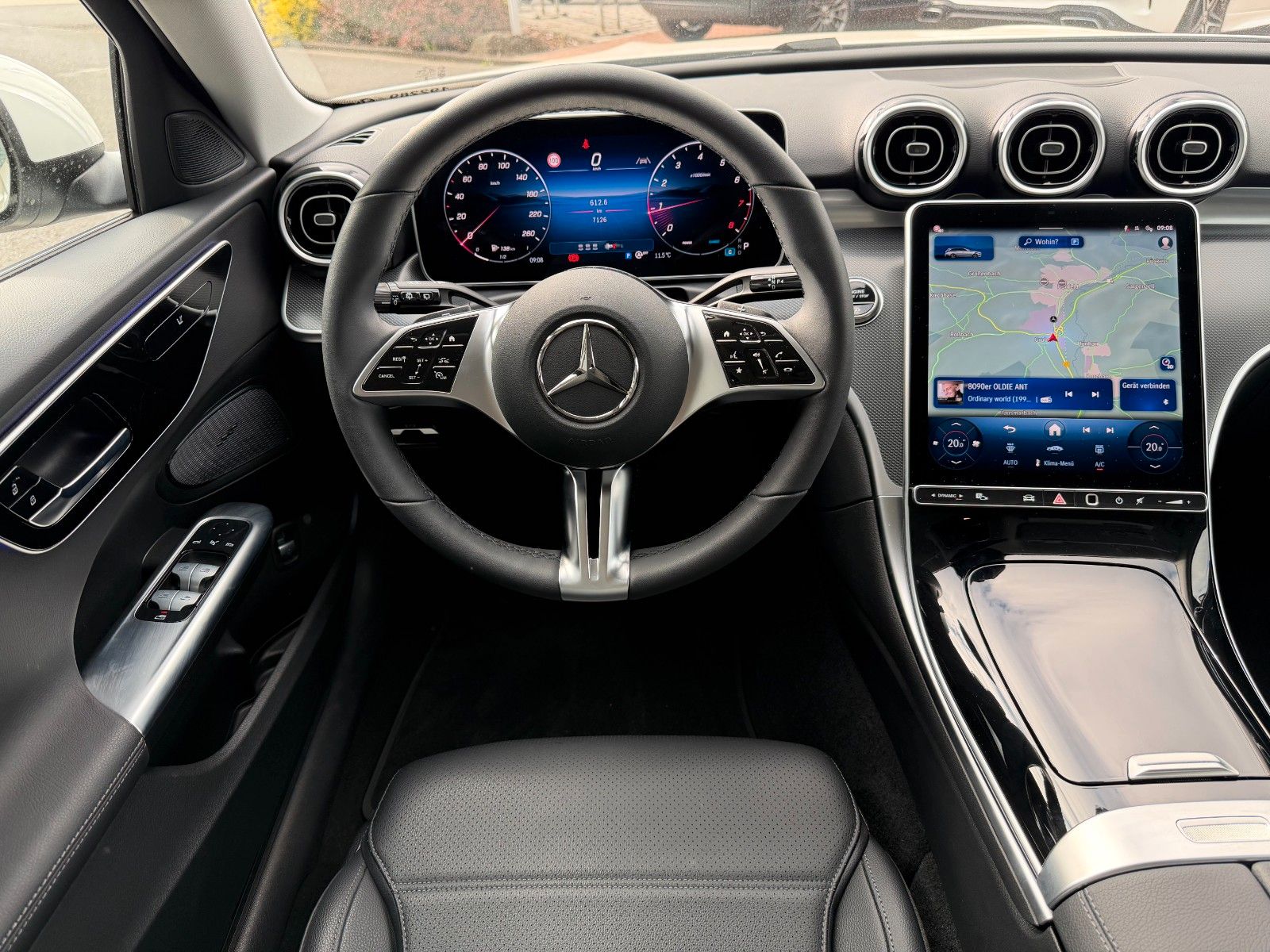 Fahrzeugabbildung Mercedes-Benz C 200 T Avantgarde+RKamera+AHK+AmbientePrem+