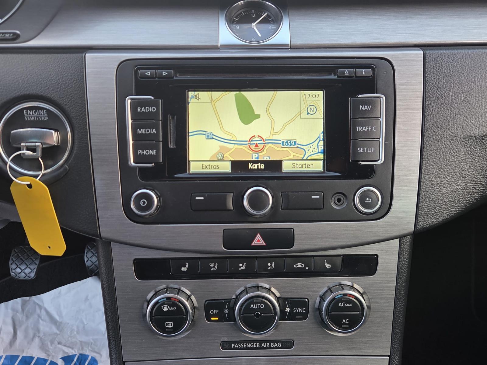 Volkswagen Passat 2012 — photo 13