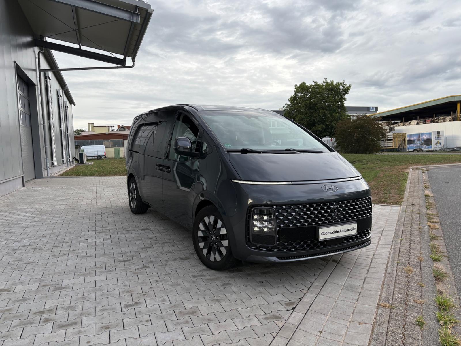 Hyundai Staria Signature 4WD   Autom Navi Leder