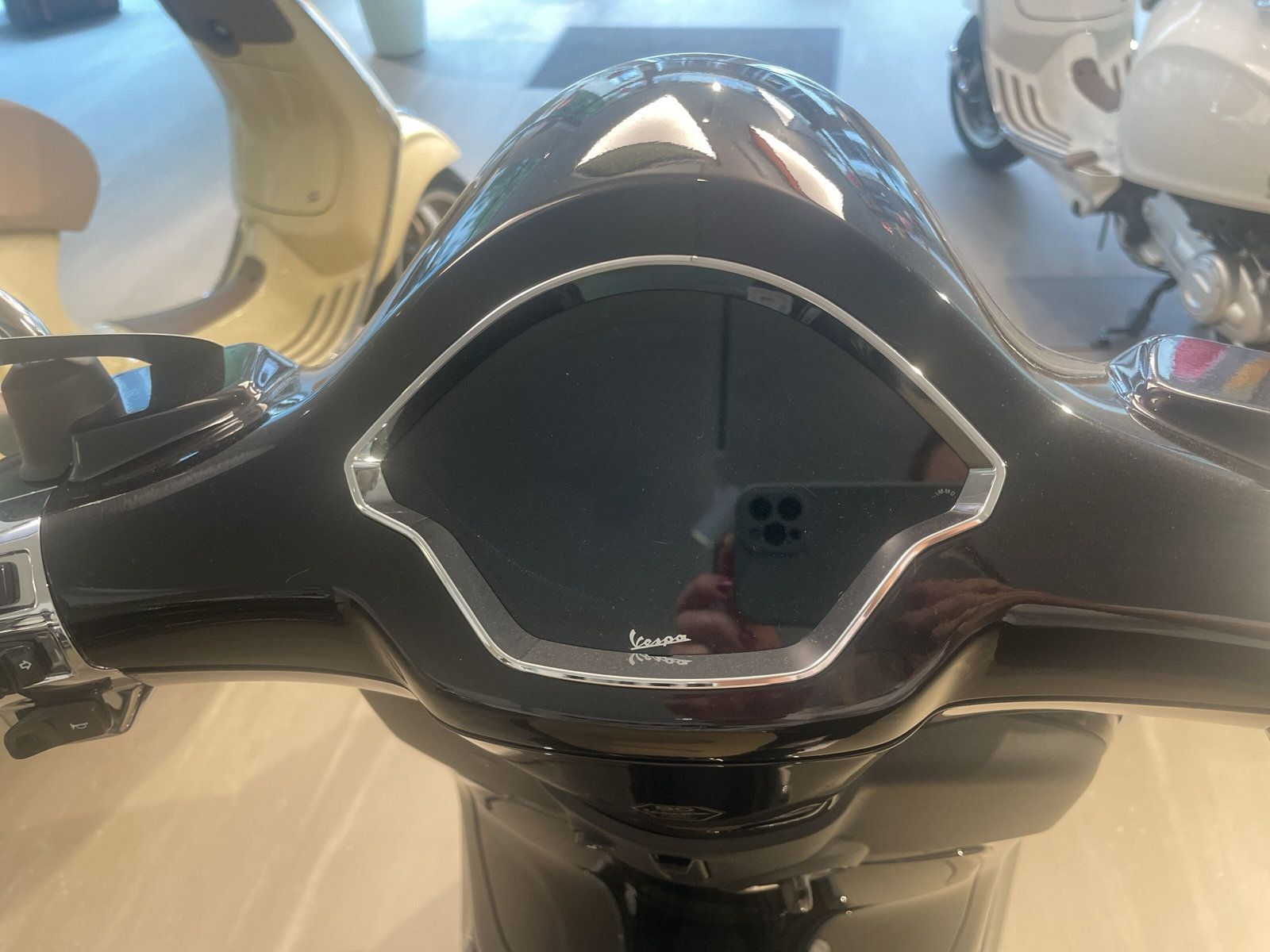Fahrzeugabbildung Vespa PRIMAVERA 125 NERO CONVINTO