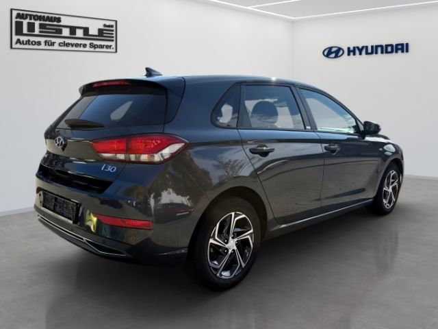 Fahrzeugabbildung Hyundai i30 Intro Edition Mild-Hybrid Navi,RFK,LED,DCT,P