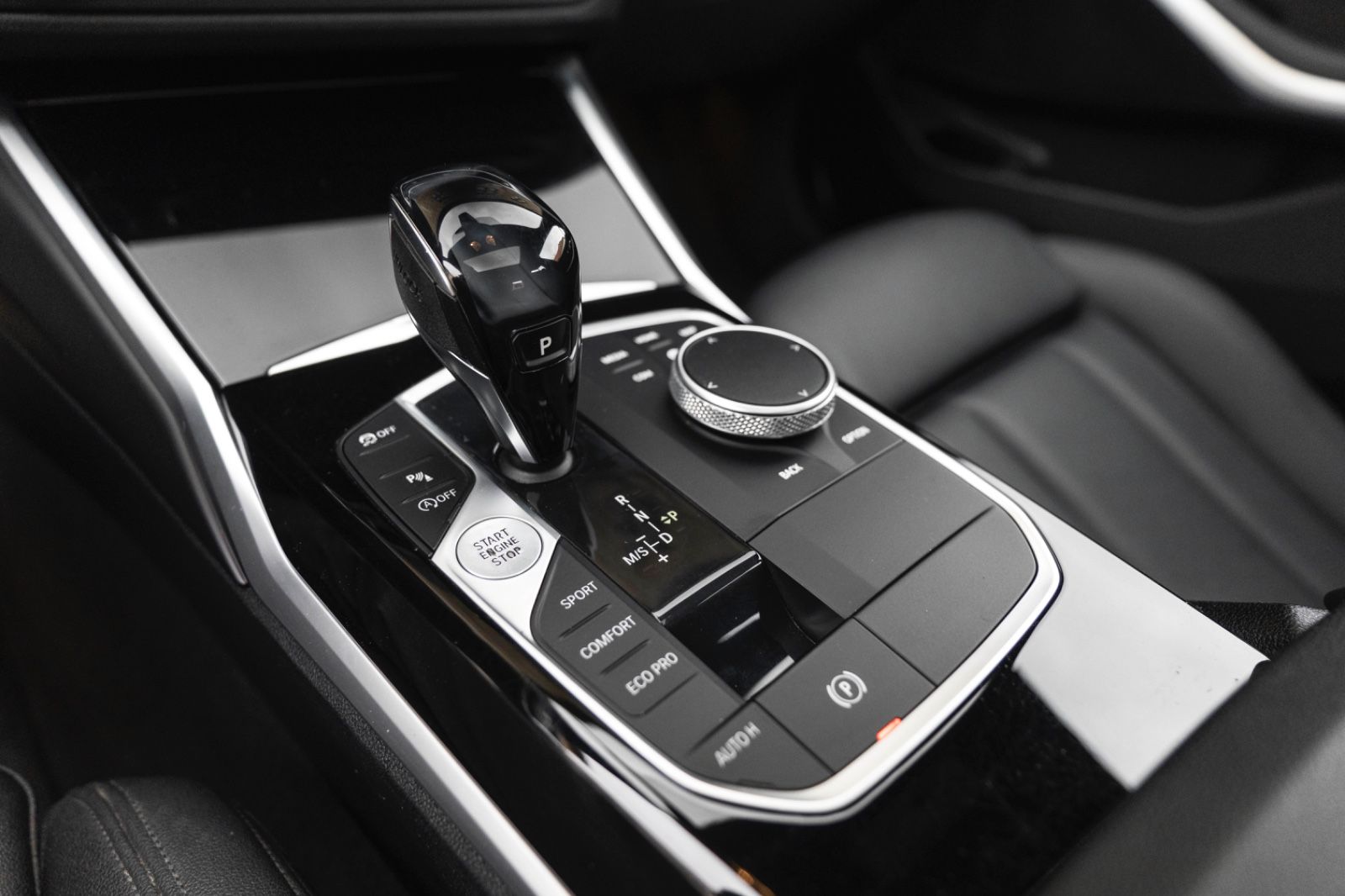 Fahrzeugabbildung BMW 330iX M-Performance HIFI KAM LED NAV CARPLAY