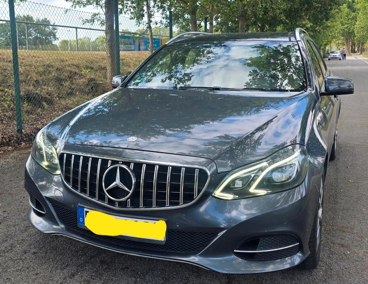 Mercedes-Benz E 220 BlueTEC  Autom. 9G Tronic S212 AMG Menü