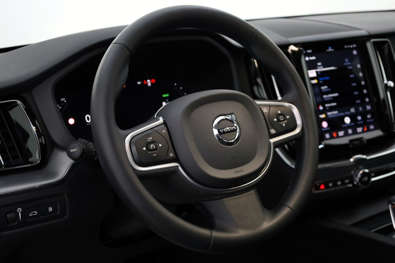 Fahrzeugabbildung Volvo XC60 T6 Recharge  AWD Leder,Navi,LED,Auto Pilot