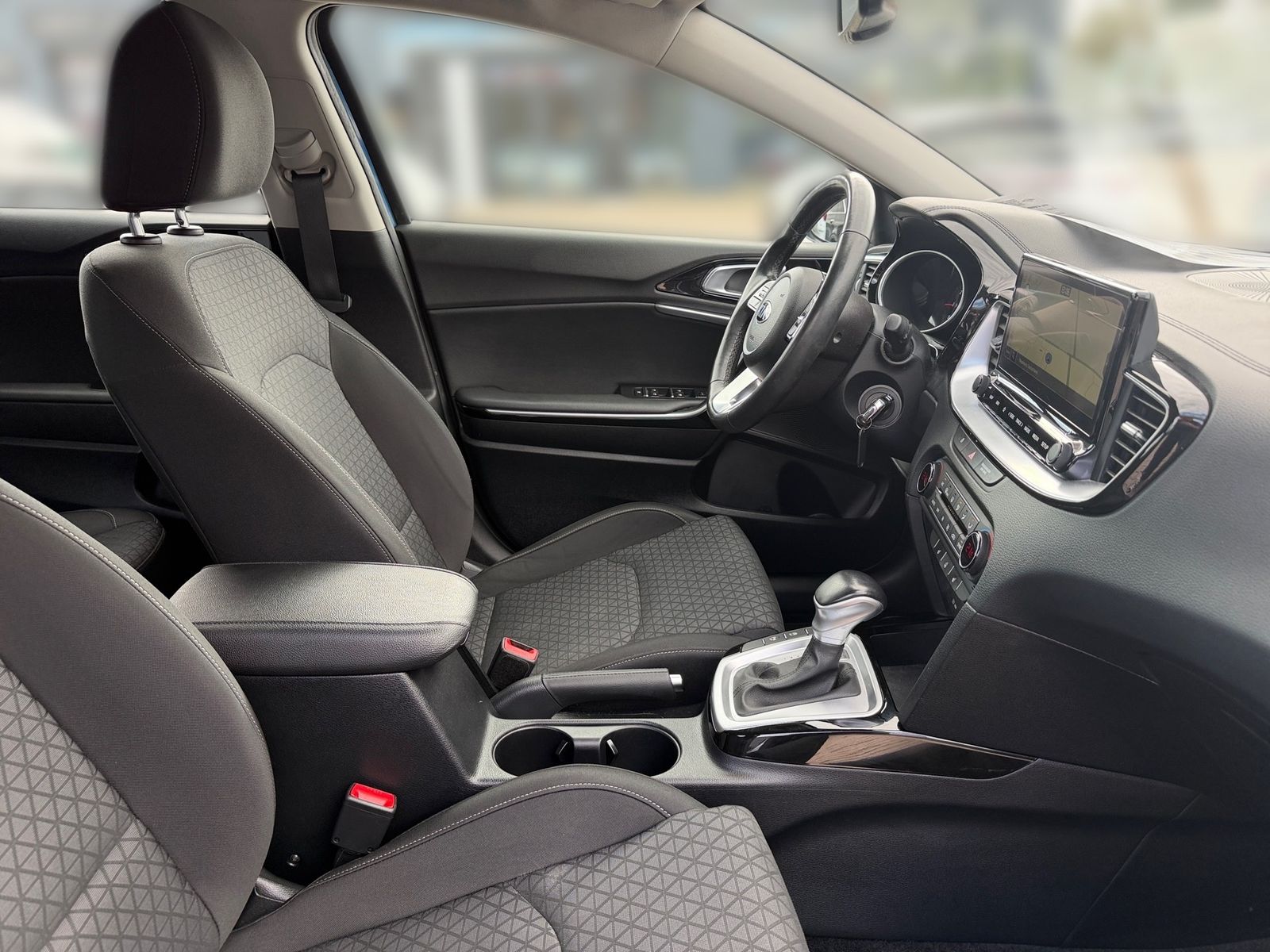 Fahrzeugabbildung Kia CEED_5 1.5T DCT7 VISION KOMF NAV