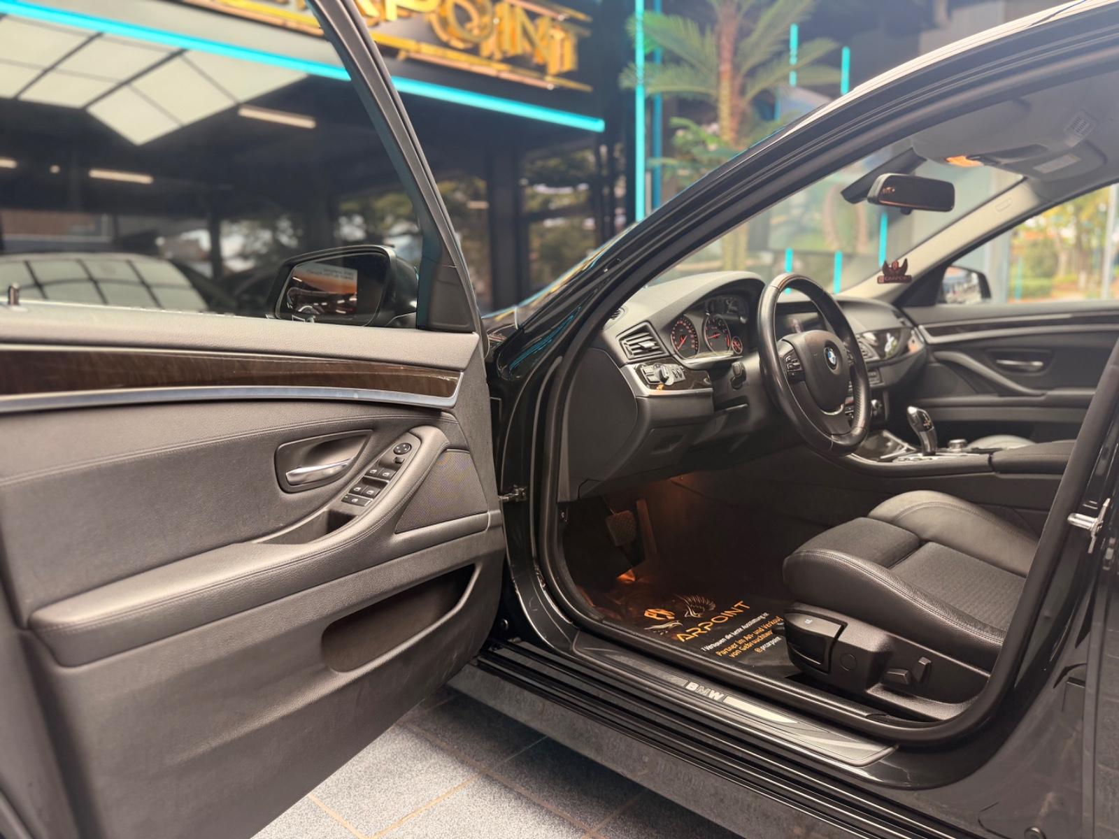 BMW 520 Limousine 520 i/Xenon/Leder/Navi/CarPlay